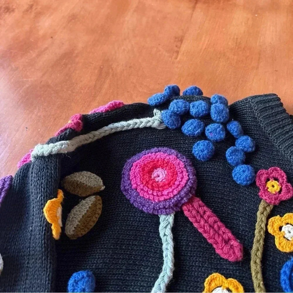 90s Vintage CHUNKY 3D Crochet Flower Sweater Victoria Harbour Sz L Grandmacore - Picture 6 of 12